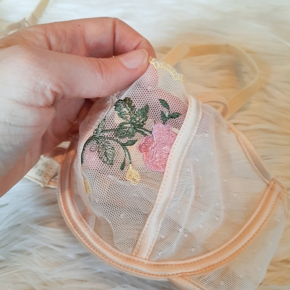 Lounge Champagne Embroidered Floral Bra 32C - Picture 7 of 8